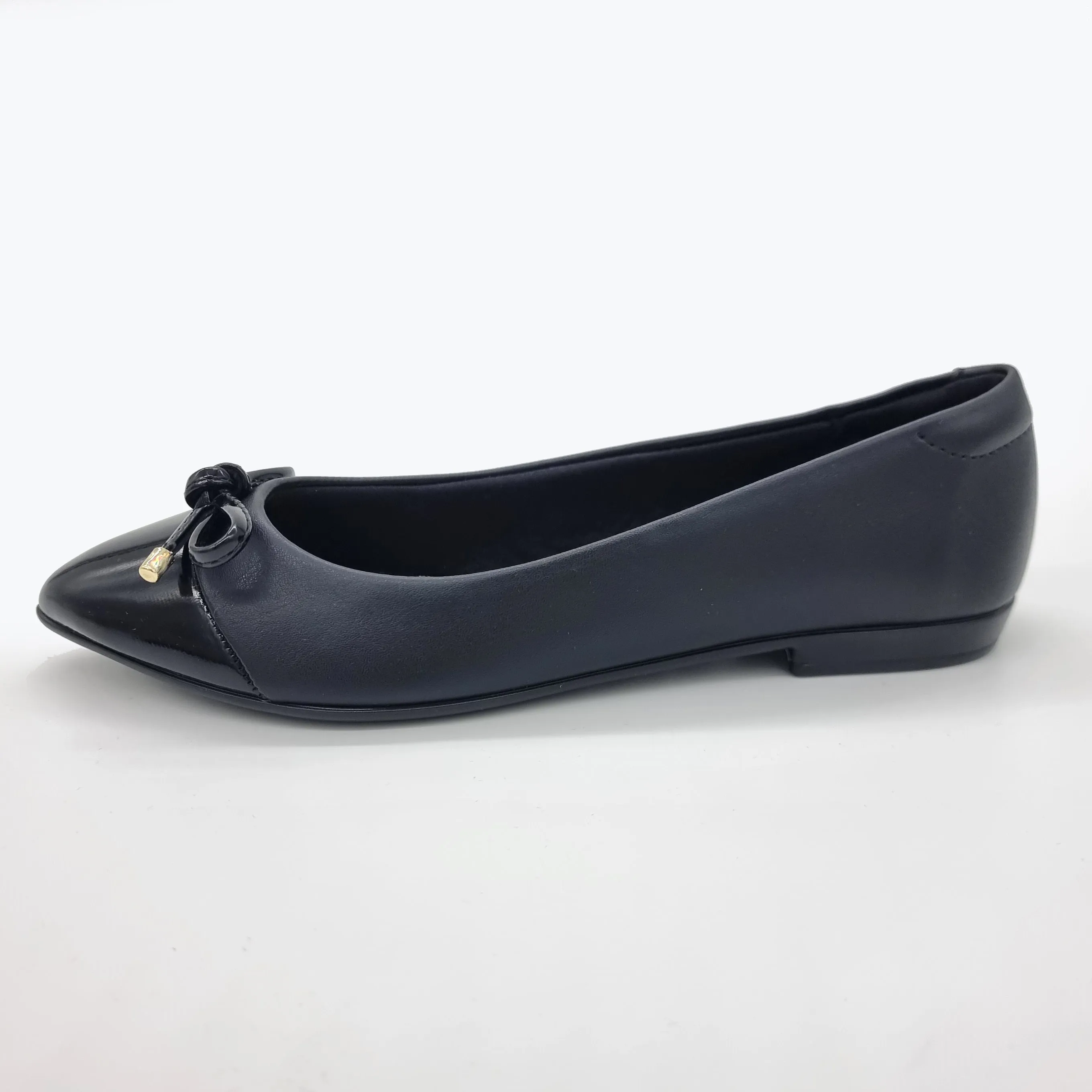 Beira Rio 4136-1102 Pointy Toe Flat in Black