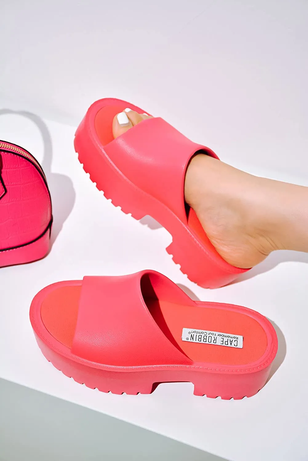 Cape Robbin Oriya Chunky Block Heel Slip On Rounded Open Toe Slides Sandals