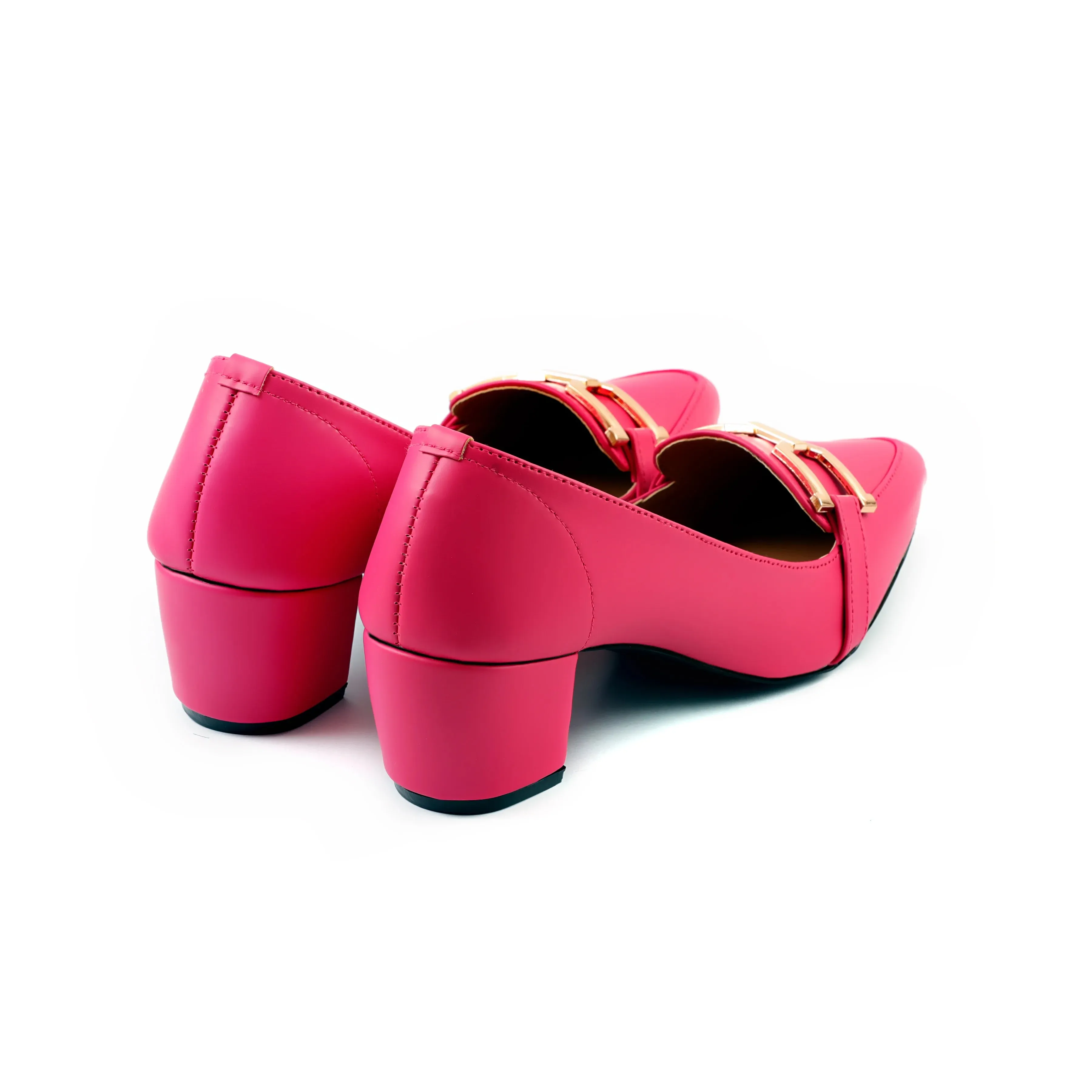 Nova Magenta women court shoes