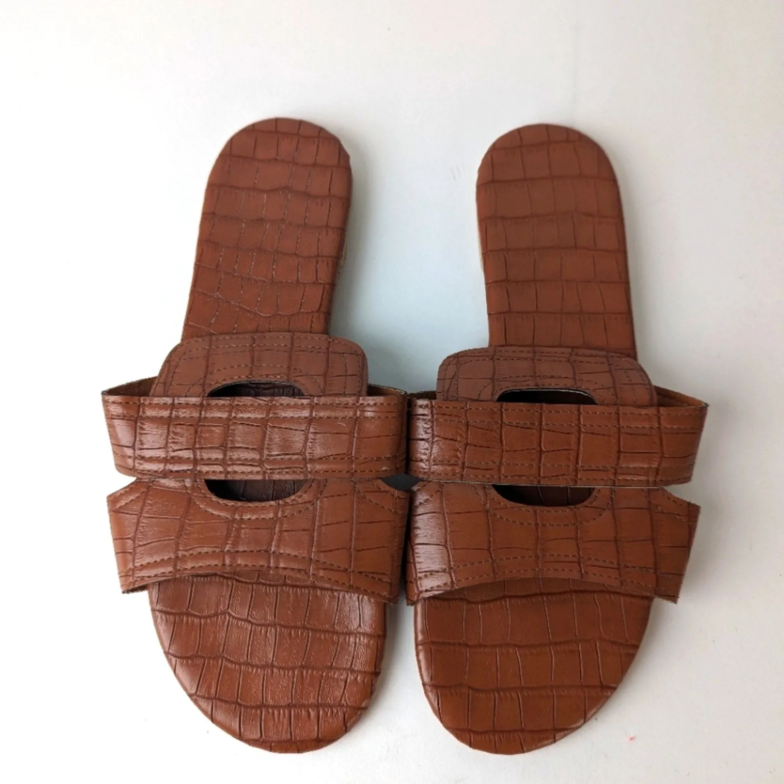 Summer Slip On Flats - 39 (8.5)