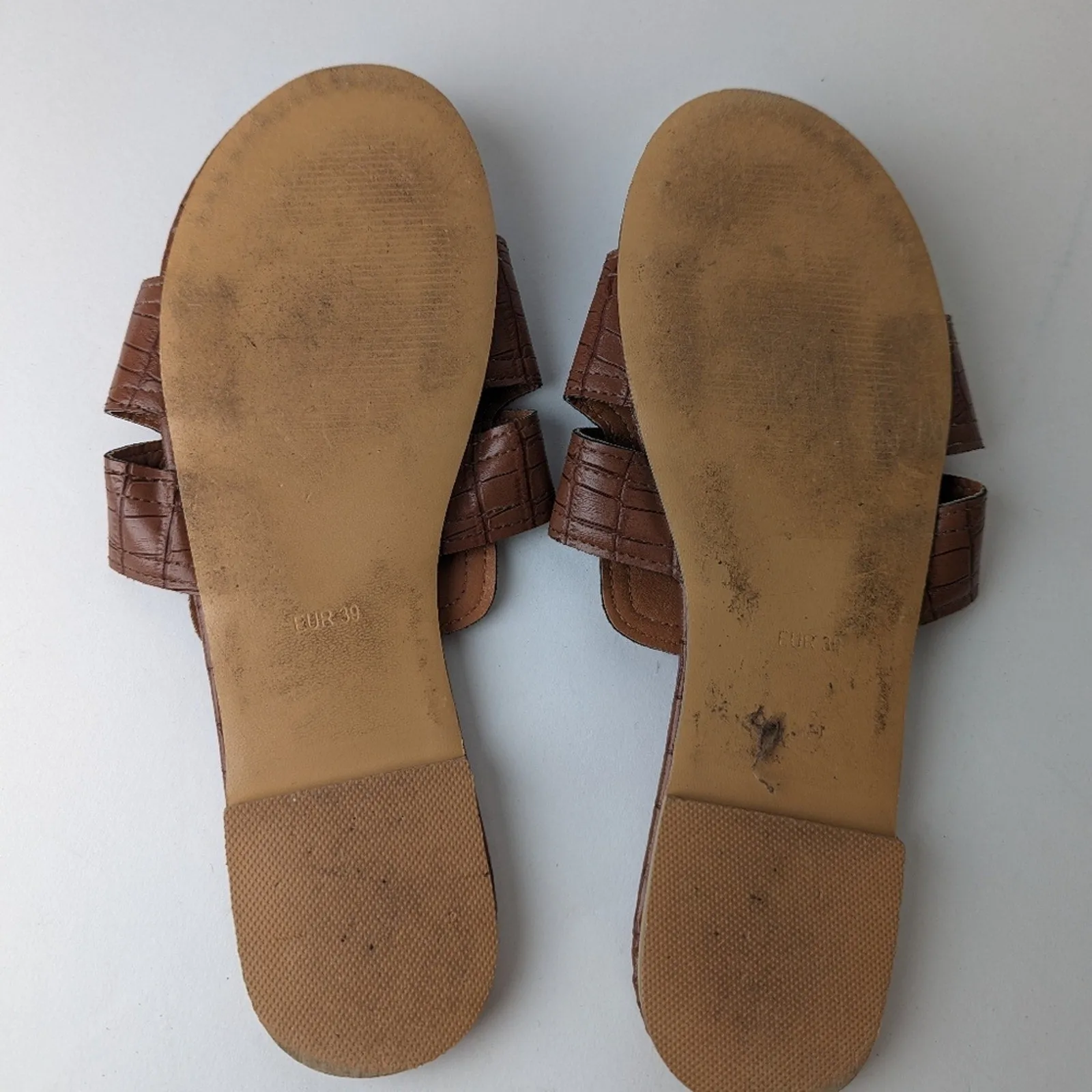 Summer Slip On Flats - 39 (8.5)