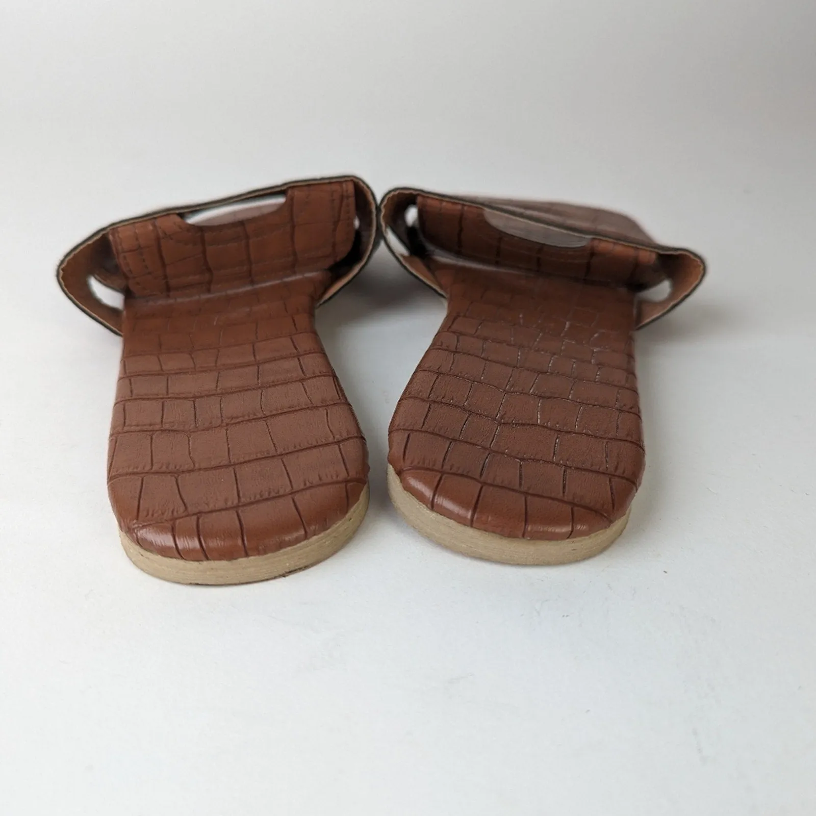 Summer Slip On Flats - 39 (8.5)