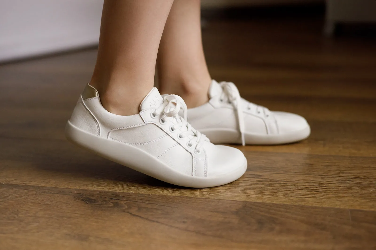 Women's Pura Play Comfort sneakers Gold